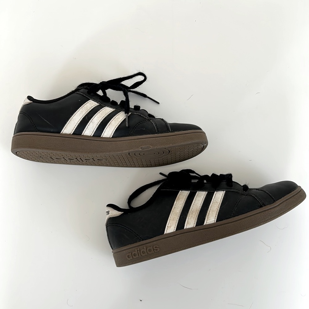 Adidas Black Sneaker